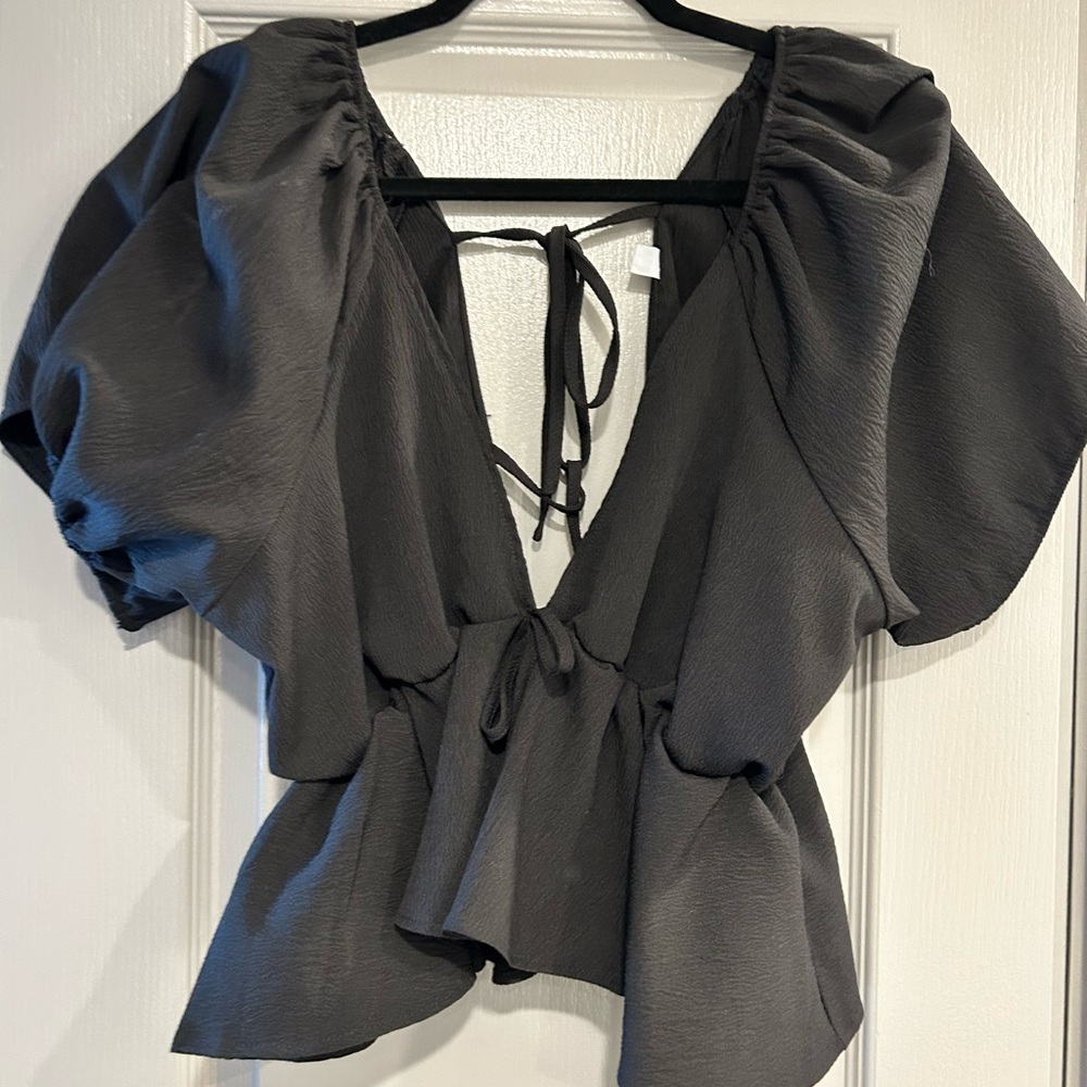 Chic Charcoal Women's Short Sleeve Top